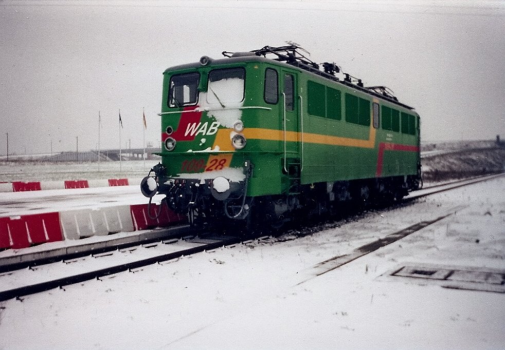 WAB 109-28 im Februar 2001 im F�hrhafen Mukran.