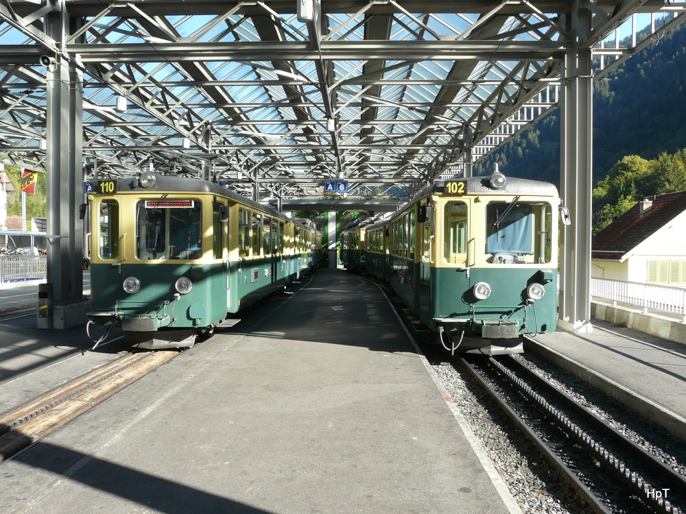 WAB - Im WAB Bahnhof Lauterbrunen 2 Zge am Warten auf Fahrgste am 16.09.2011