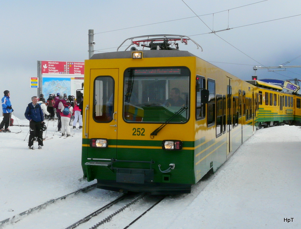 WAB - Steuerwagen Bt 252 bei der Ankunft auf der Kleinen Scheidegg am 25.02.2011