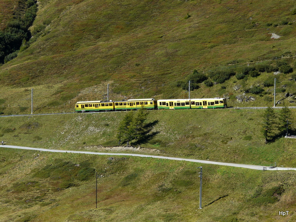 WAB - Zug unterwegs auf die Kleine Scheidegg am 16.09.2011
