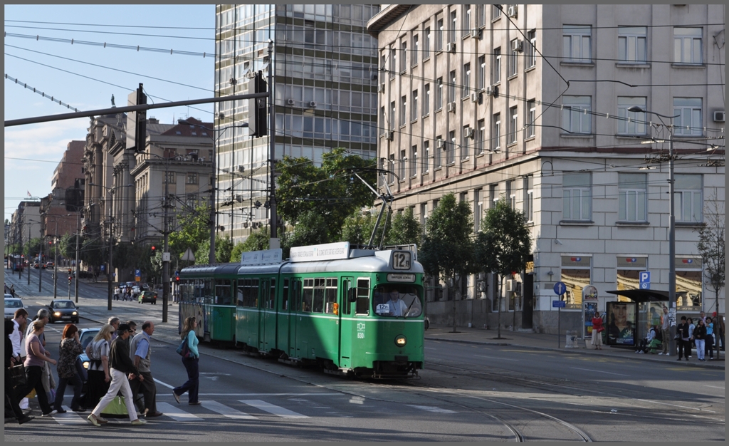 Whrend am Sonntag nur KT4 Trams unterwegs waren, wurden am Montag morgen auf der Linie 12n die  Basler Trmli  eingesetzt, hier die Nr 630. Belgrad (04.07.2011)