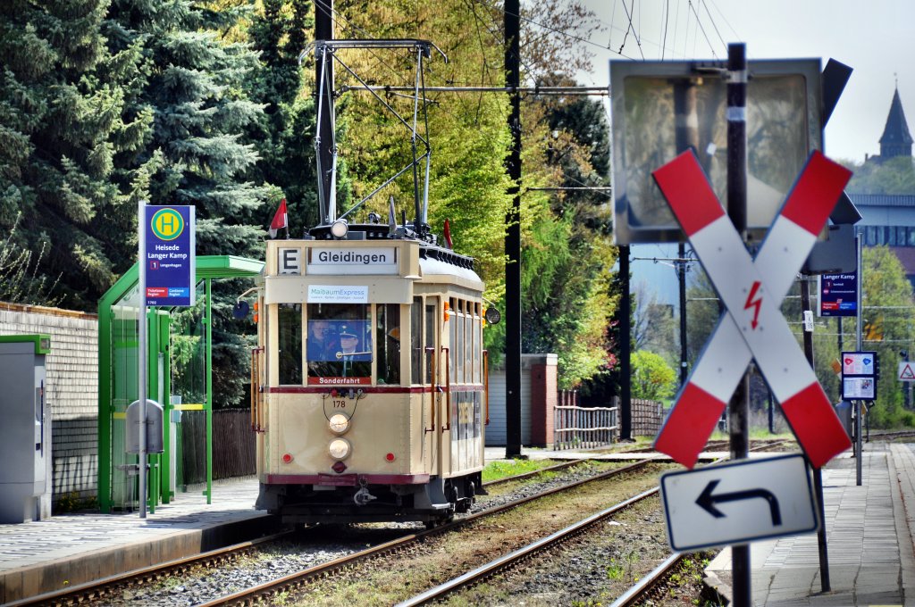 Wagen 178 als Maibaumexpress in Heisede Langer Kamp (01.05.2013)
