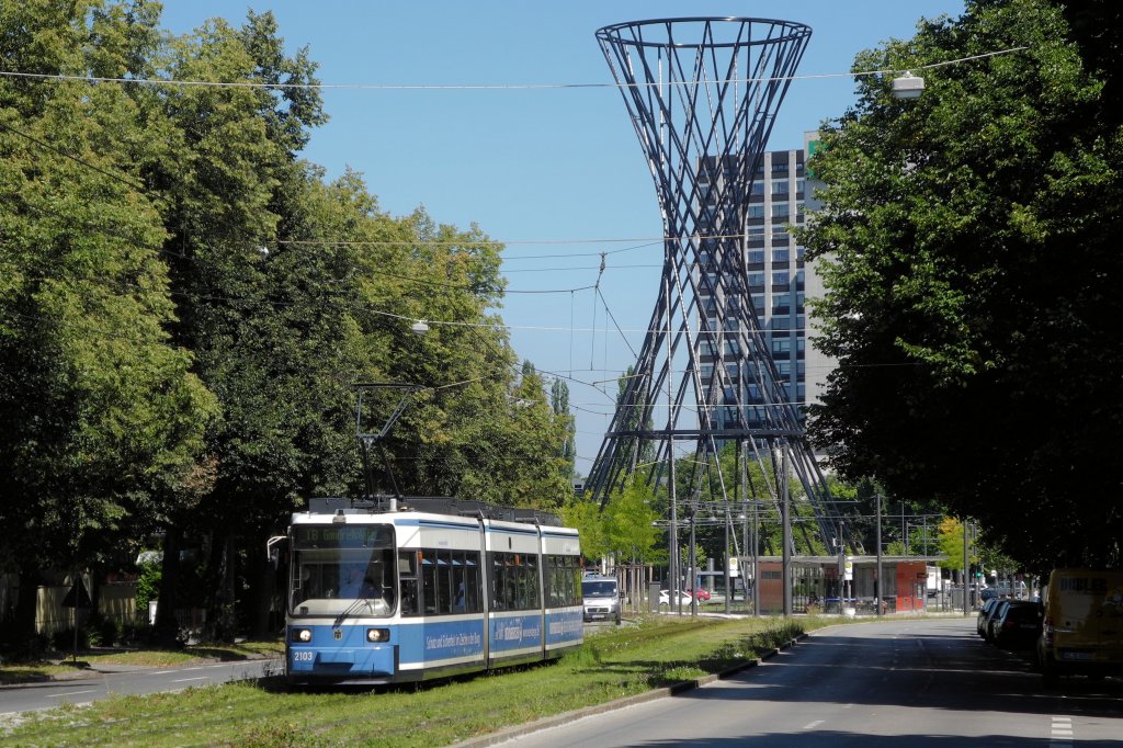 Wagen 2103 am 18.08.12 in der Blowstrae/Effnerplatz