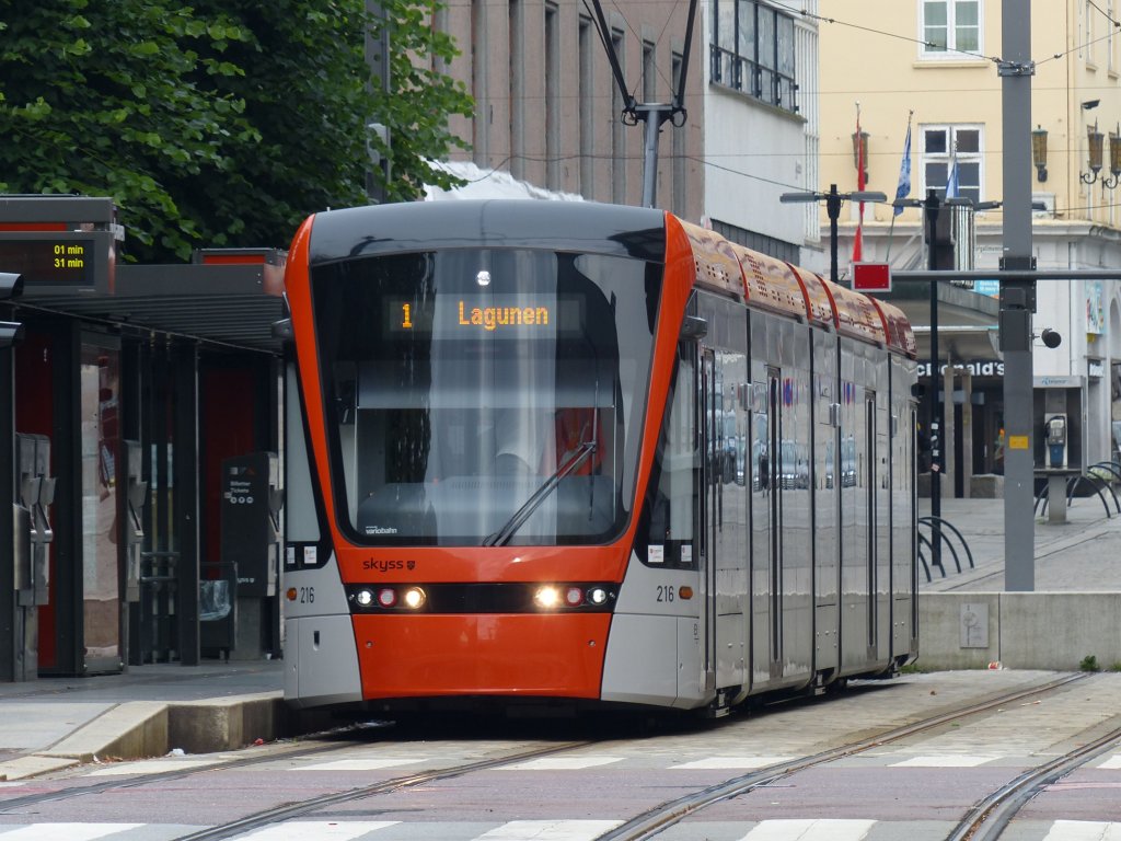 Wagen 216 der Linie1 nach Lagunen am 28.07.2013 in Bergen.