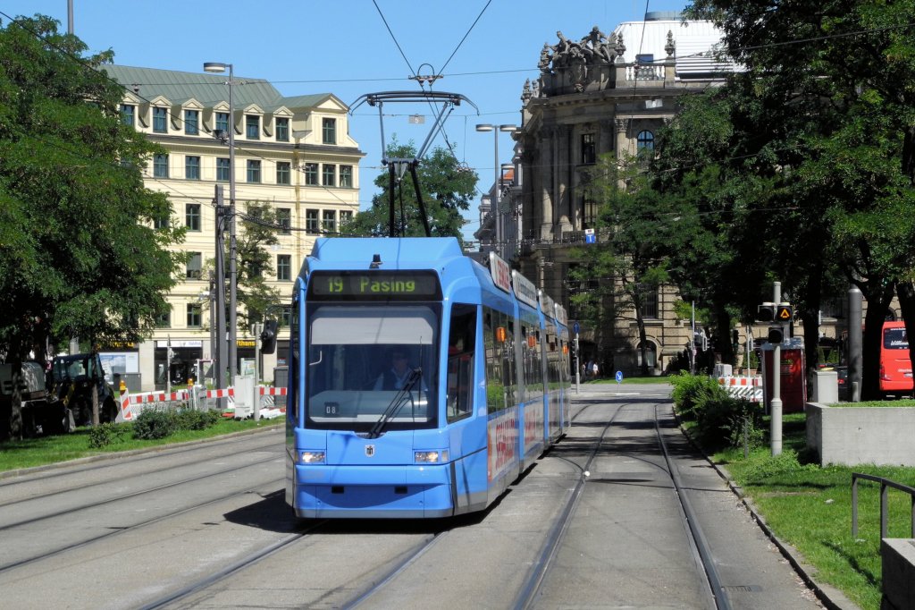 Wagen 2204 am 19.08.12 am Karlsplatz