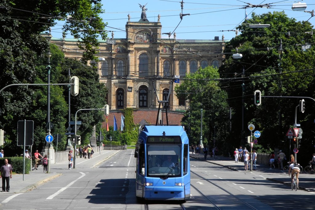 Wagen 2212 am 12.08.12 in der Maximilianstra�e