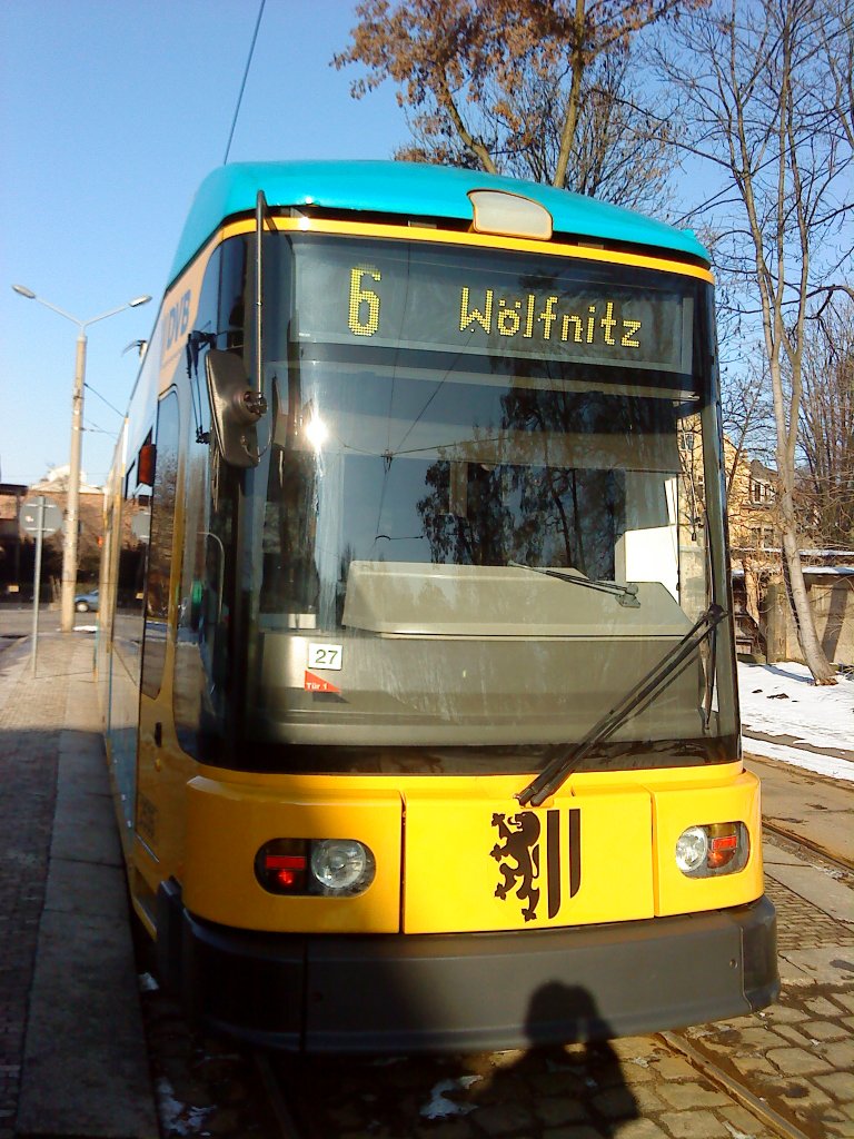 Wagen 2535 an der Endstation Niedersedlitz auf der Linie 6 nach Wlfnitz.