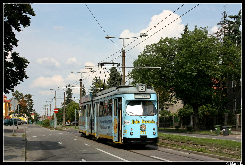 Wagen 271 (ex.Kassel 354) war am 12.August der einzige mit der Orginal Frontleuchte. Aufgenommen n�he der Station Sad.