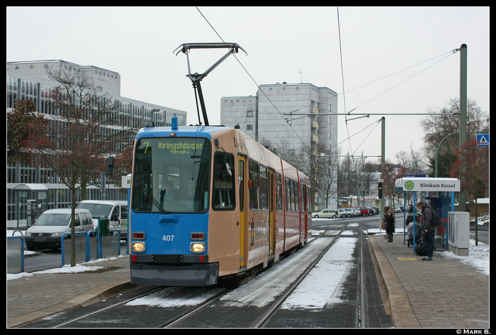 Wagen 407 am Krankenhaus Kassel. Aufgenommen am 07.12.10.