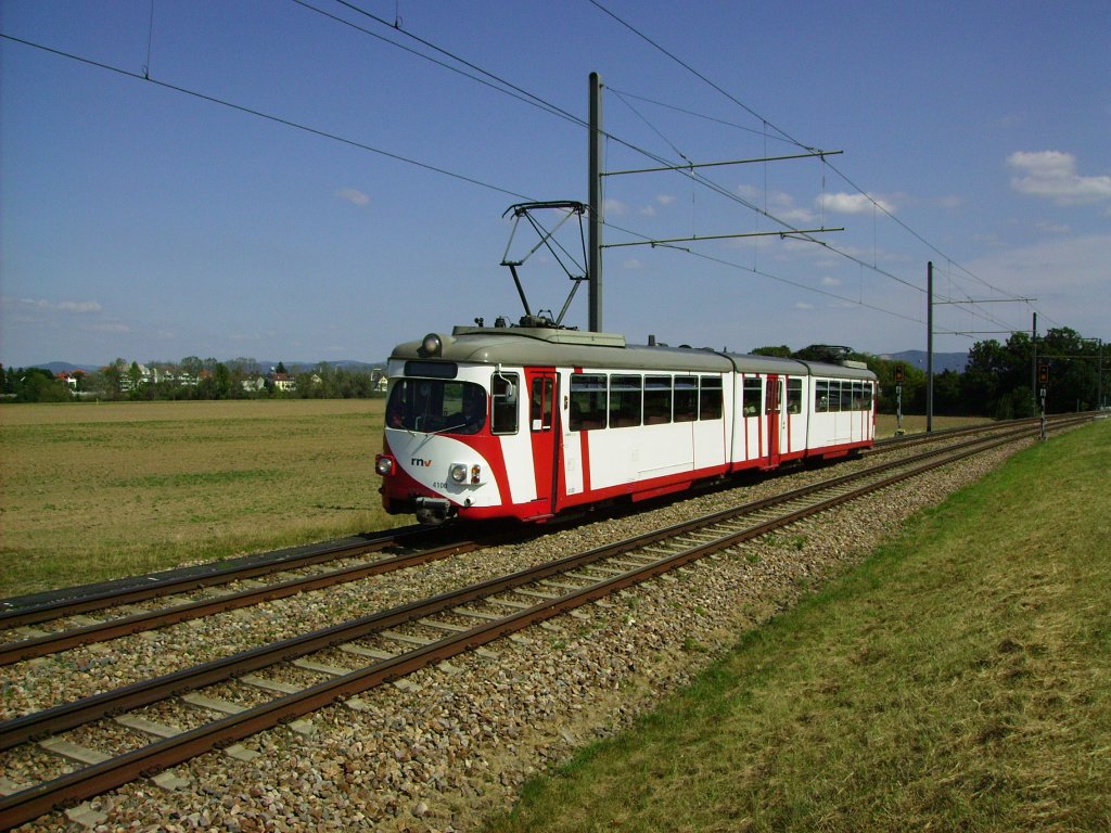 Wagen 4100 der RNv war am 03.09.2012 auf der Linie 5, in der Nhe der Haltestelle Mannheim Pforzheimer Strae, unterwegs in Richtung Mannheim.