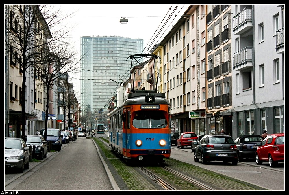 Wagen 516 richtung Neckarau West im Bereich der Gleisverschlingung s�dlich des Hauptbahnhofes. ACHTUNG dies ist kein Eingleisiger Bereich. ;-) Aufgenommen am 25.03.10.