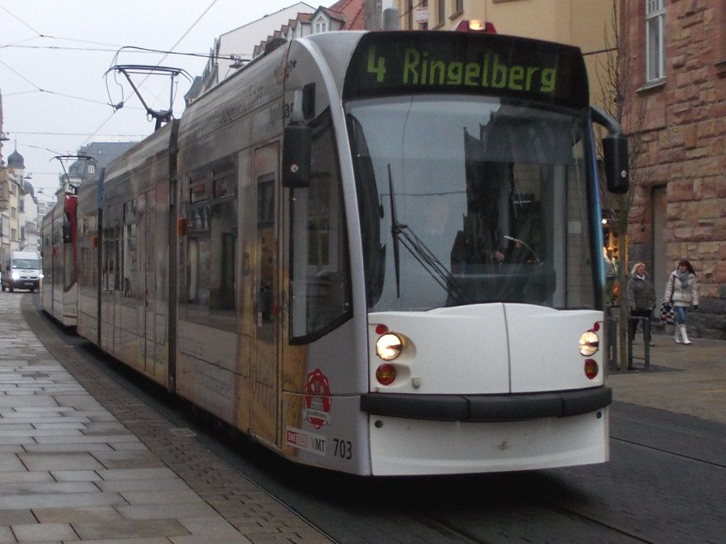 Wagen 703 der EVAG als Linie 4 Ringelberg in Erfurt-Anger am 5.4.13