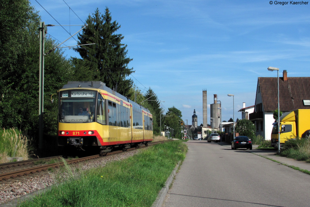 Wagen 871 als S31 nach Karlsruhe Hbf am 16.08.2011 bei Odenheim West. Gre auch an den TF.