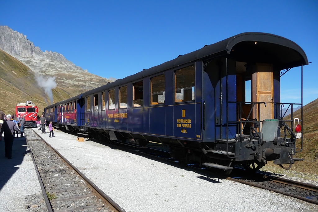 Wagen AB 4453 der DFB in der Station Furka (2.10.11)