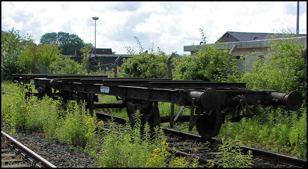 Wagen Nr.2 und 6 der Rtgerswerke AG Hanau abgestellt auf dem Sdgleis in Wilhelmshaven.Komentare erwnscht,herkunft,nutzung,art bezeichnung,..., 01/07/2011