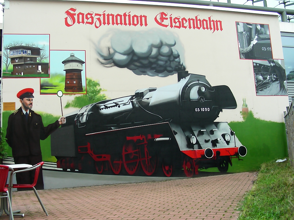 Wandbild  Faszination Eisenbahn  der BSW-Gruppe Stralsund zum Tag des offenen Denkmals eingeweiht am 13.09.2010 in der Traditionsecke am Hbf Stralsund
