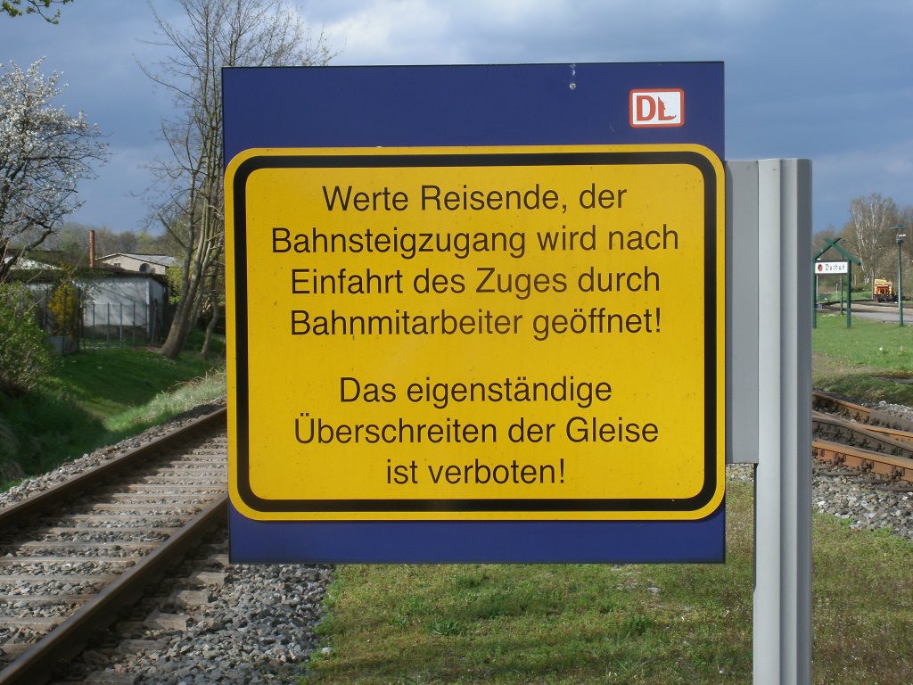Warnschild in Putbus.Aufgenommen am 27.April 2012.