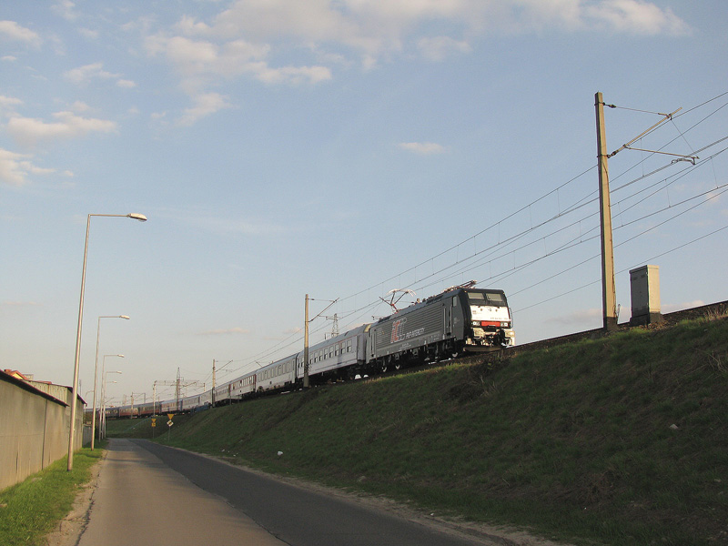 Warszawa Ursus P�łnocny, 17.04.2010. E189 mit dem EuroNight 446  Jan Kiepura 