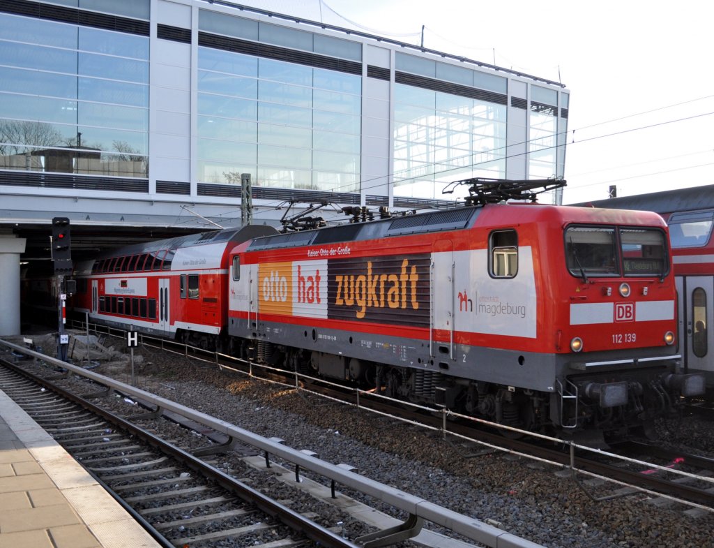 wegen Bauarbeiten in Genshagener Heide verkehrt der RE-EX nach Magdeburg derzeit ber die Berliner Stadtbahn ,hier am 29.11.2011 in Berlin Ostkreuz