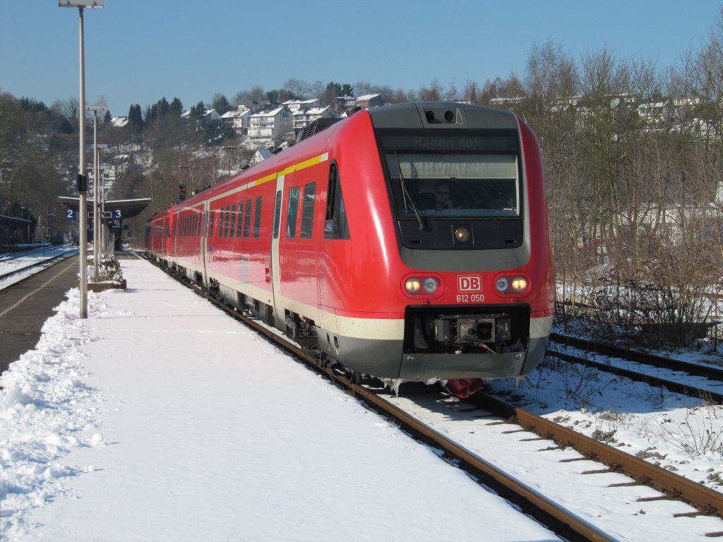 Wegen einer Streckensperrung zwischen Arnsberg und Neheim-Hsten mute 612 050 heute in Arnsberg das Gleis 3 nutzen um wieder nach Warburg zu fahren. (Foto: 09.03.2010)