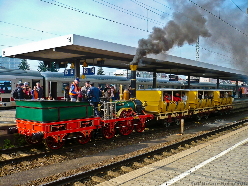 Weithin sichtbar dampft der legendäre Adler hier auf Gleis 14 in Nürnberg Hbf! (08.05.2010)