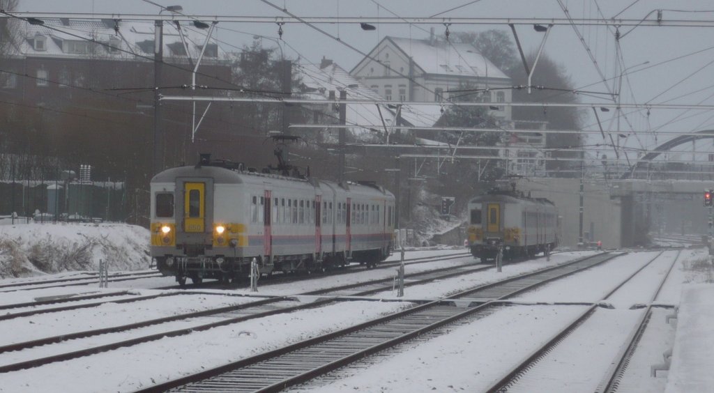 Welkenraedt SNCB bei Minustemperaturen: Triebzug 650 durfte mit einer weiteren Schwestereinheit am 5.1.10 die Klte so richtig genieen.