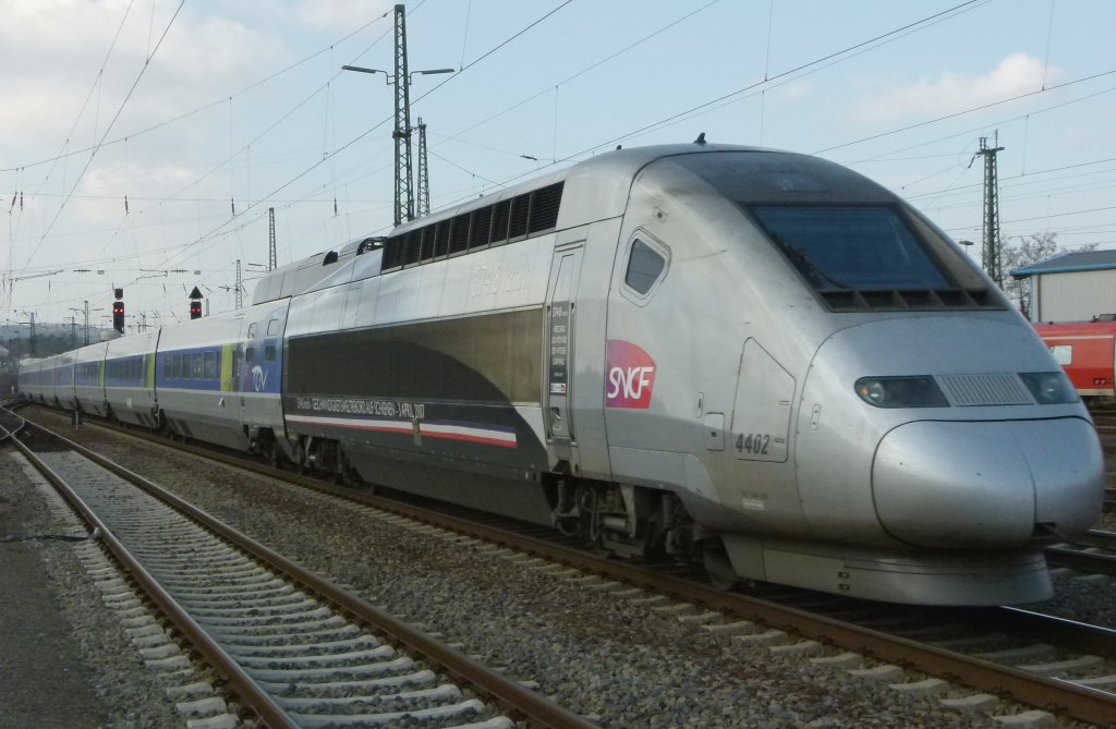 Weltrekord TGV 4402 ist als TGV 9553 Paris Est - Frankfurt (Main) am 09.03.2012 in Kaiserslautern