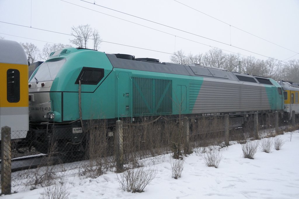Wendepunkt fr den Messzug war Gleis 1 in Westerstetten. So  geheim  war die EURO 4000 Typ II von Vossloh, dass sie hinter Gitter mute. (zwinker). (24.01.2010).