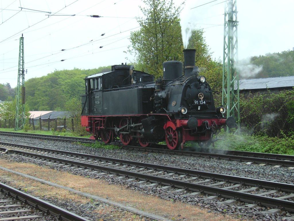 Wenige Meter von meiner Haust�r konnte ich am 15.Mai 2010 in Bergen/R�gen 91 134 beim Umsetzen an der Nordeinfahrt fotografieren.