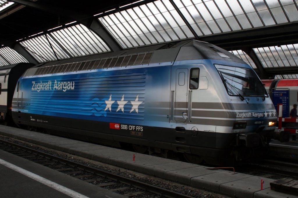 Werbelok Re460 024-3 (Zugkraft Aargau) abfahrbereit in Zrich HB. Aufgenommem am 01.11.2009.