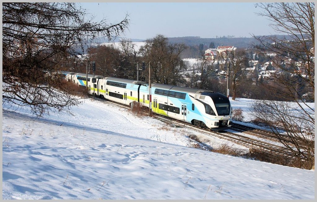 WESTbahn 17513 Richtung Wien West am 12. Februar 2012 kurz vor Eichgraben. 