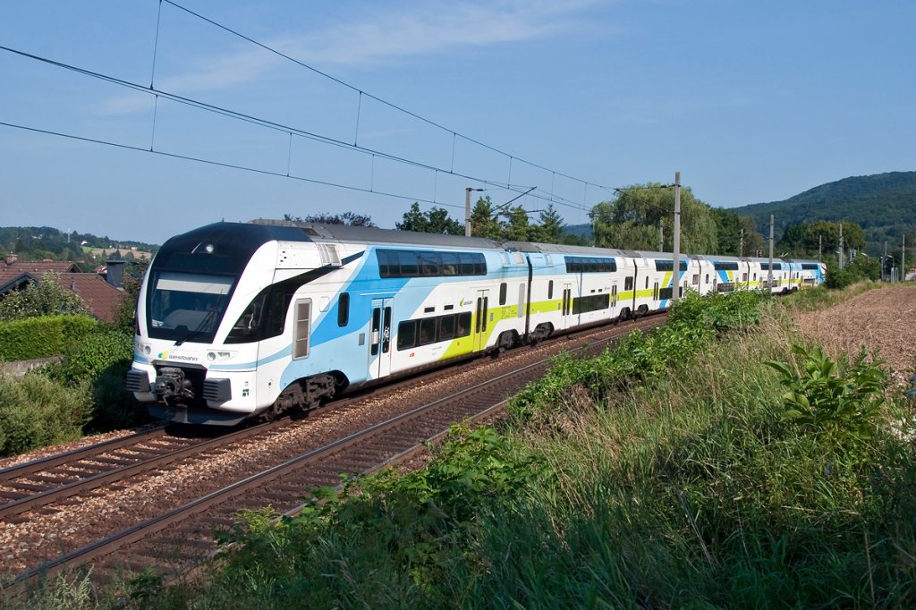 WESTbahn, unterwegs nach Westen, am 05.08.2012 bei Hofstatt.