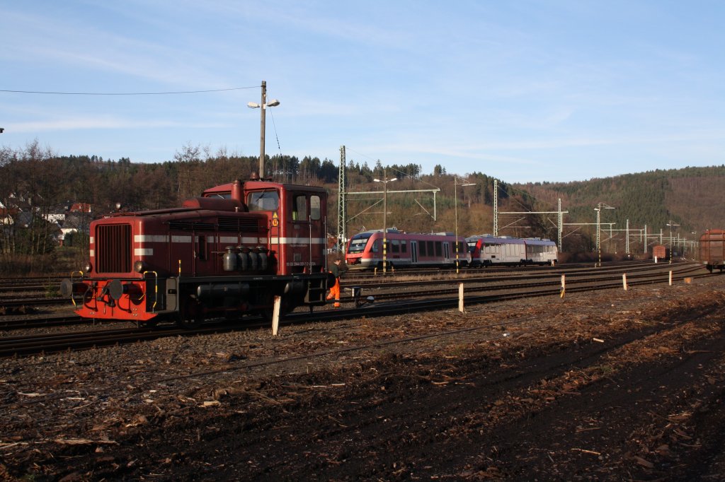 Westerwaldbahn (WEBA) Lok 1 (V 26.1) am 07.02.2011 in Betzdorf/Sieg - Bruche. Die Lok eine Jung R 30 B wurde 1956 (Fabr.-Nr. 12102) gebaut und hat eine Leistung von 260 PS. 