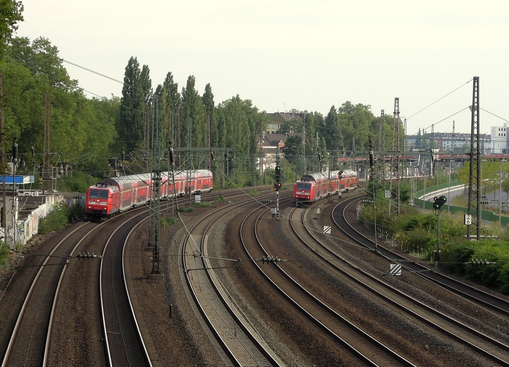 Wettfahrt II: zwei Regionalzge auf der Fahrt in Richtung Norden. Dsseldorf-Derendorf, 15.8.2012