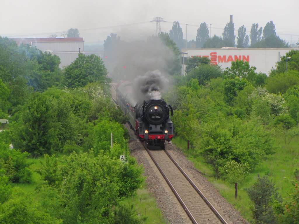 WFL 03 2155-4 mit dem DPE 32861 von Nordhausen nach Weimar, am 25.05.2013 in Erfurt Nord. Der Sonderzug war auf  Thringen Rundfahrt  im Rahmen des 18. Eisenbahnfestes vom TEV im ehem. Bw Weimar.