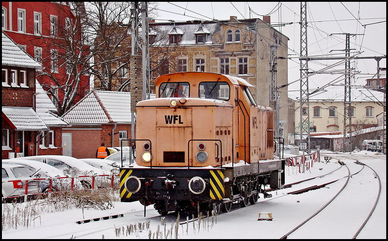 WFL -Lok 1- beim umsetzen im Stralsunder Hbf.   am 02.12.10