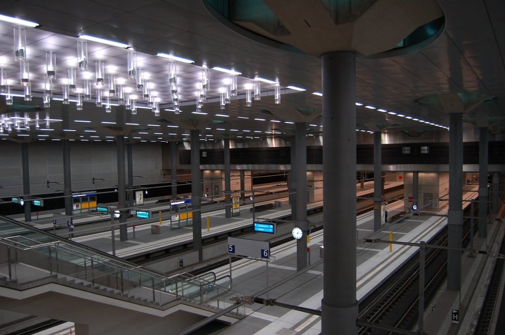 Wie ausgestorben wirkt die unterste Ebene des Hbf zu diesem Zeitpunkt. 07.08.2012