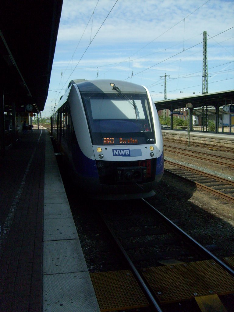 Wie es hier aussieht hat nicht etwa die DB Netz die Streckenkenntniss der Lokfhrer(nun mssen diese auch blind in der Lage sein die Strecke zu fahren) verschrft sondern, der Lokfhrer hat bei dieser RB43 einfach noch nicht das Spitzensignal fr die Rckfahrt nach Dorsten umgestellt. Gesehen am 7.8. im Dortmunder Hbf.