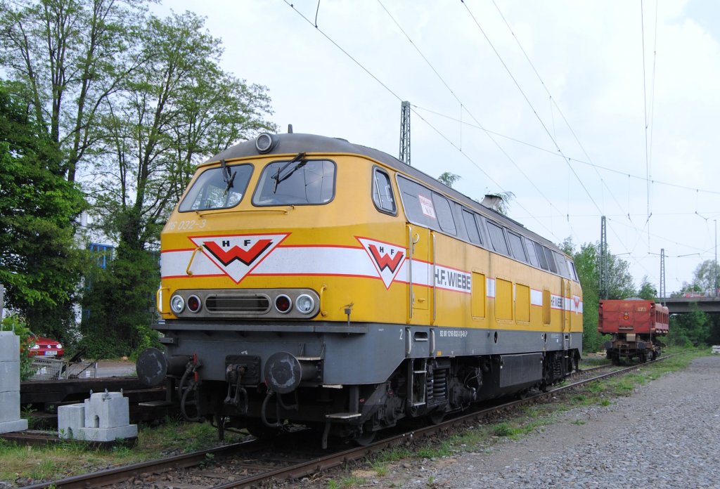 Wiebe Lok 216 032-3 am 29.4.11 , in Aachen West abgestellt.