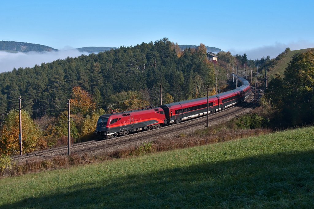 Wieder ein railjet am Semmering. Railjet 651 (Wien - Graz), am 22.10.2012 kurz vor Eichberg.