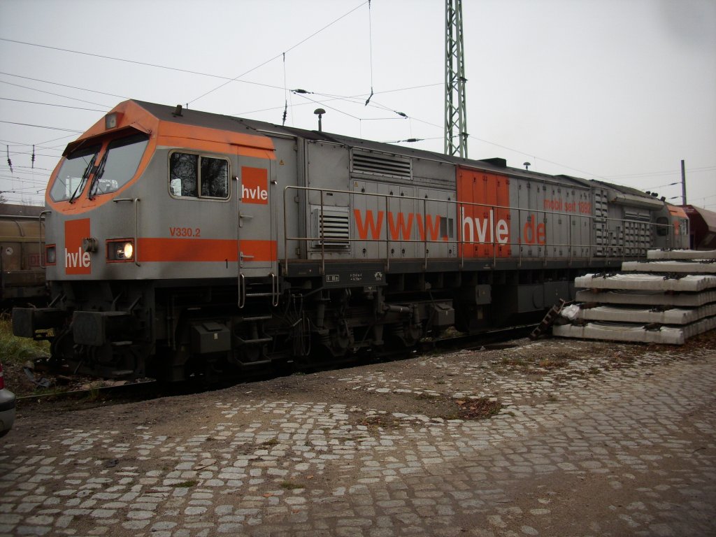 Wieder einmal stand der hvle-Tiger V330.2 in Bergen/R�gen.Am 13.November 2009 stand Dieser auf der Ladestra�e von Bergen/R�gen.