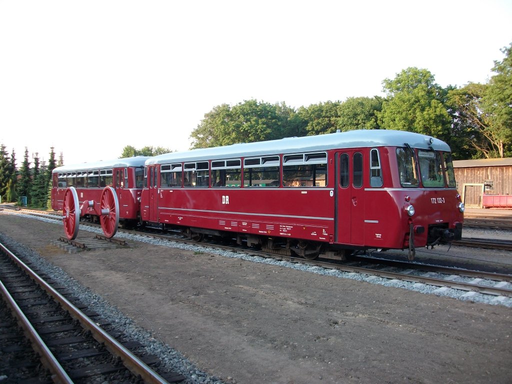 Wieder kam die Ferkeltaxe 172 132 und 172 171 von Chemnitz nach Putbus.Am Abend vom 21.Juli 2010 stand Sie abgestellt in Putbus.