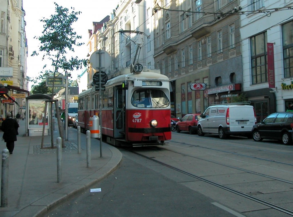 Wien SL 33 (E1 4787 (SGP 1972)) VIII, Josefstadt, Lange Gasse / Alser Straße am 22. Oktober 2010.