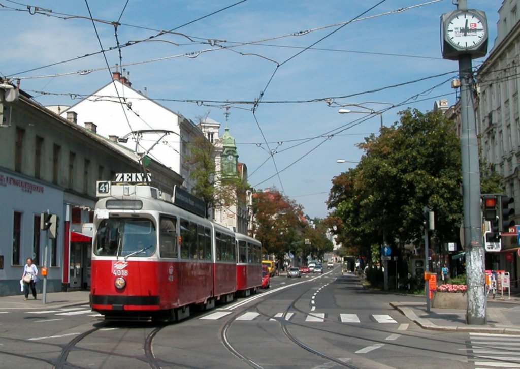 Wien SL 41 (E2 4018 (SGP 1978)) XVIII Währing, Gersthof, Gersthofer Straße / Wallrißstraße / Gentzgasse (Schnellbahnhof Gersthof) am 5. August 2010.