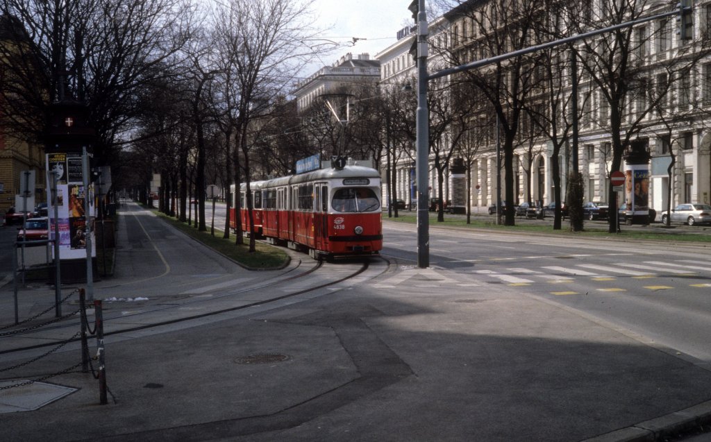 Wien Wiener Linien SL 1 (E1 4838 (SGP 1975)) I, Innere Stadt, Schottenring / Franz-Josefs-Kai am 18. März 2000. - Scan eines Diapositivs. Film: Kodak Ektachrome ED 3. Kamera: Leica CL.