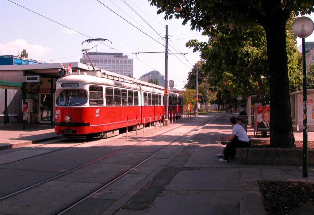 Wien Wiener Linien SL 31 (E1 4811 (SGP 1973)) I, Innere Stadt, Franz-Josefs-Kai / U-Bahnhof Schottenring (Endstation, Abfahrtshaltestelle) am 3. Mai 2009.