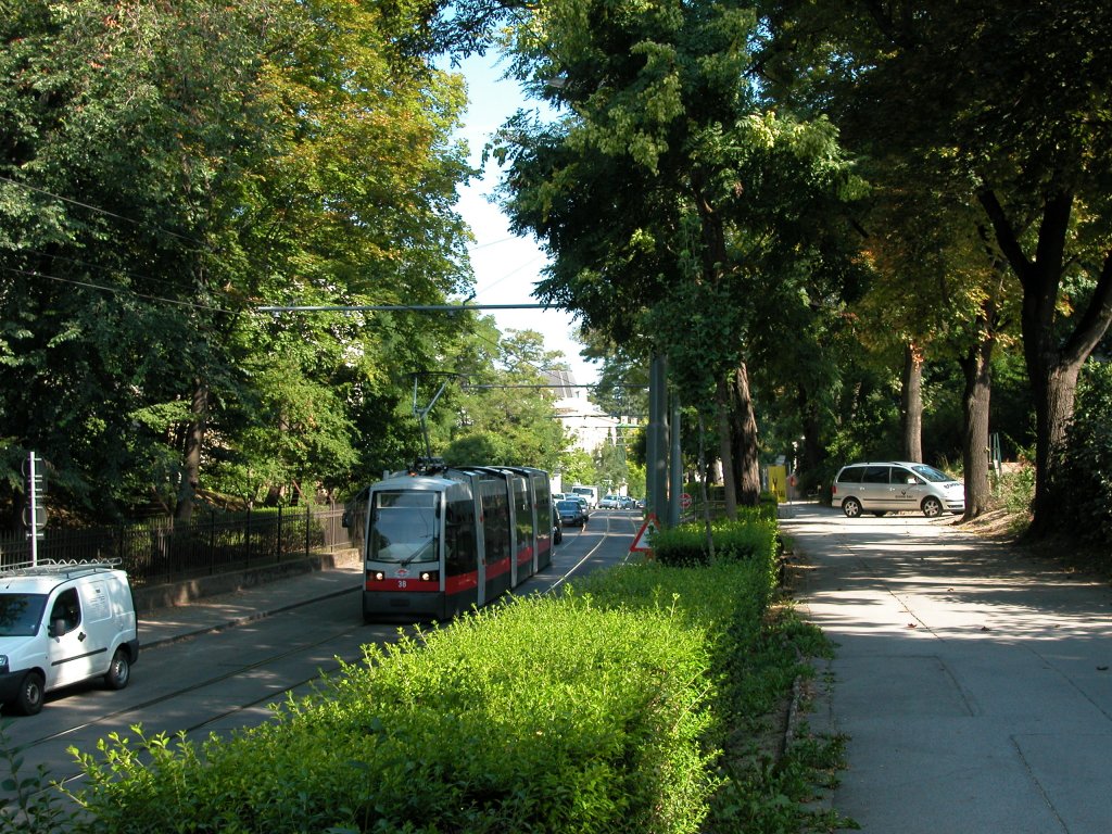 Wien Wiener Linien SL 37 (A 38) XIX, Döbling, Unterdöbling, Hohe Warte am 5. August 2010.