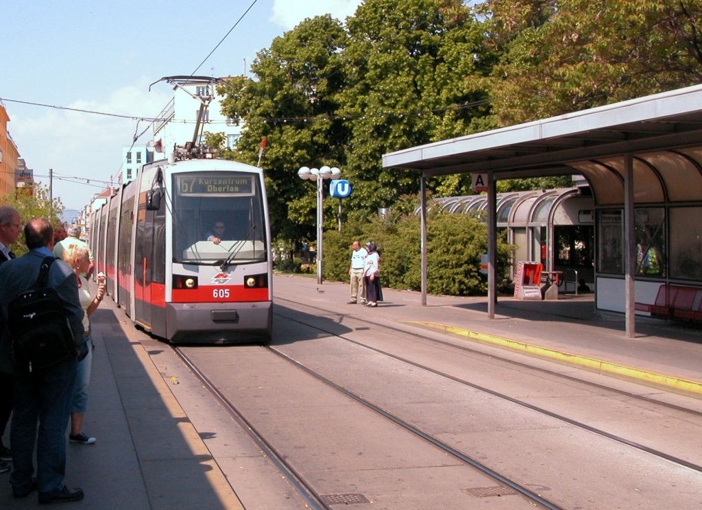 Wien Wiener Linien SL 67 (B 605) Reumannplatz am 3. Mai 2009.