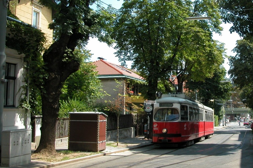 Wien Wiener Linien SL 9 (E1 4855 (SGP 1976)) XVIII, Währing, Gersthof, Wallrißstraße am 5. August 2010.