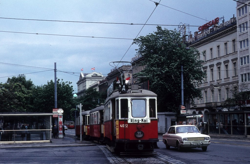 Wien Wiener Stadtwerke-Verkehrsbetriebe (WVB) SL A (M 4022 (Grazer Waggonfabrik 1927)) I, Innere Stadt, Kärntner Ring / Kärntner Straße am 12. Juni 1971. - Scan eines Diapositivs. Kamera: Minolta SRT-101.